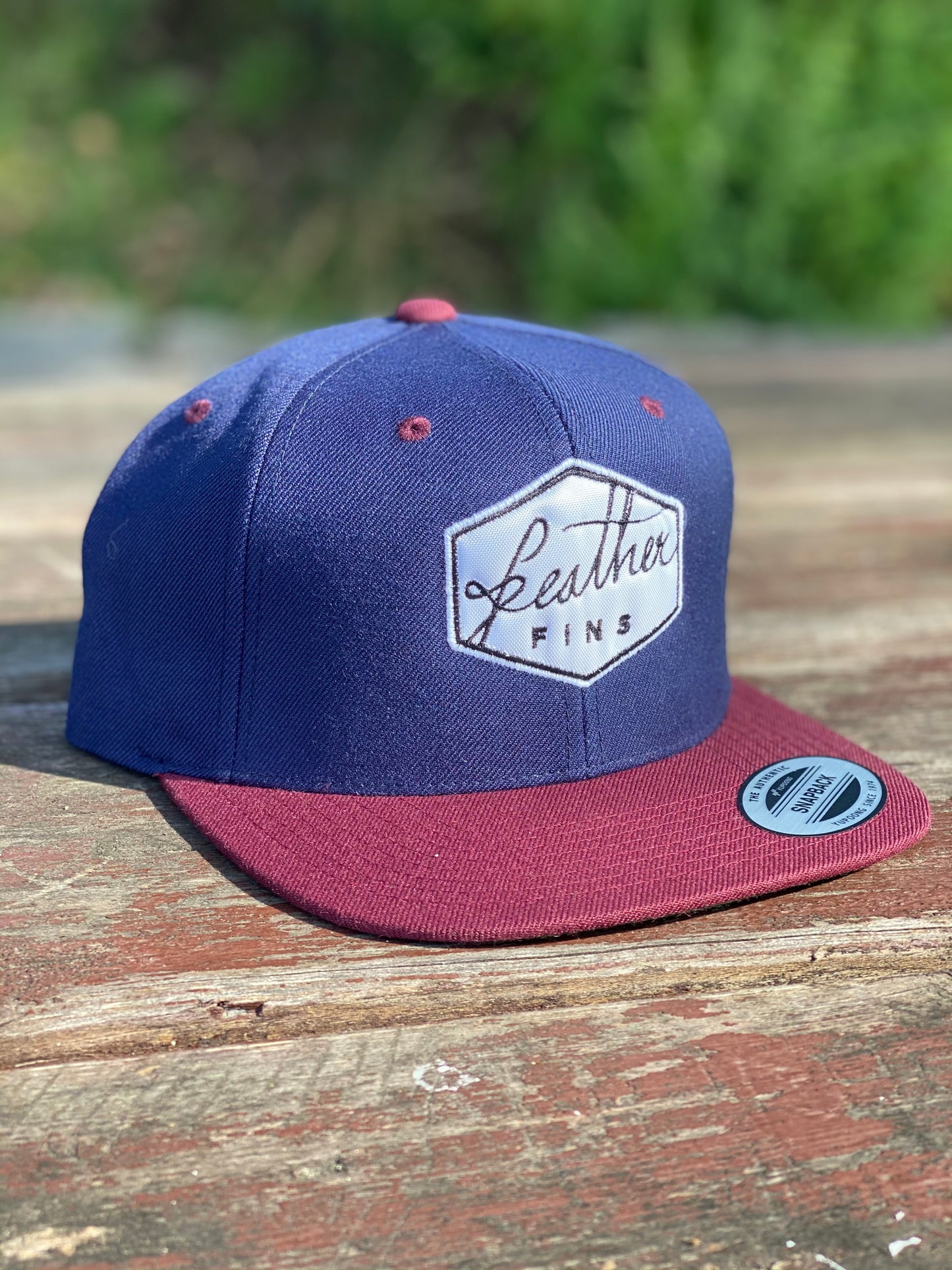 SNAP BACK BURGUNDY HAT